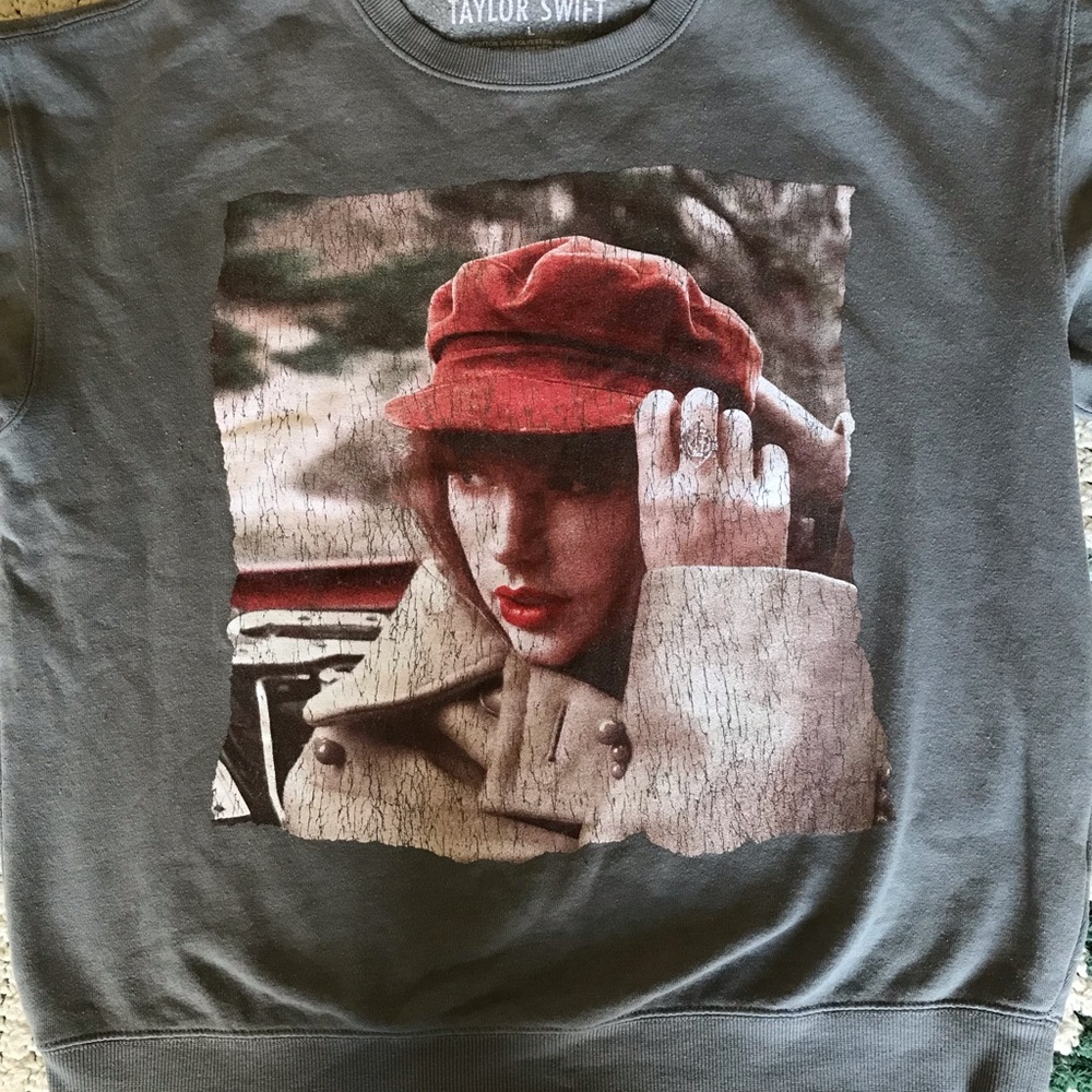 Vintage 2012 Taylor Swift long sleeve shirt